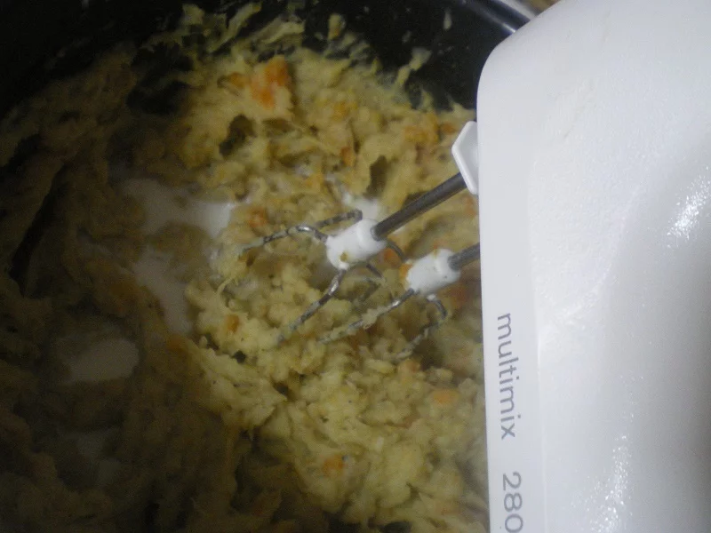 Pureeing the vegetables image