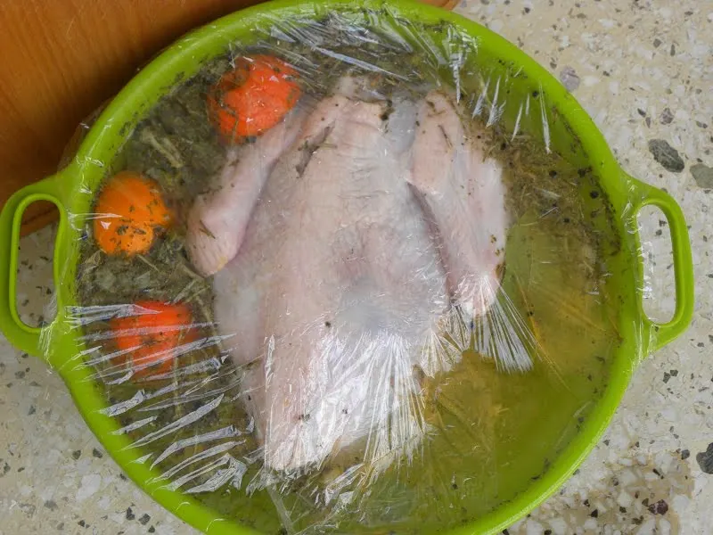 turkey brining image