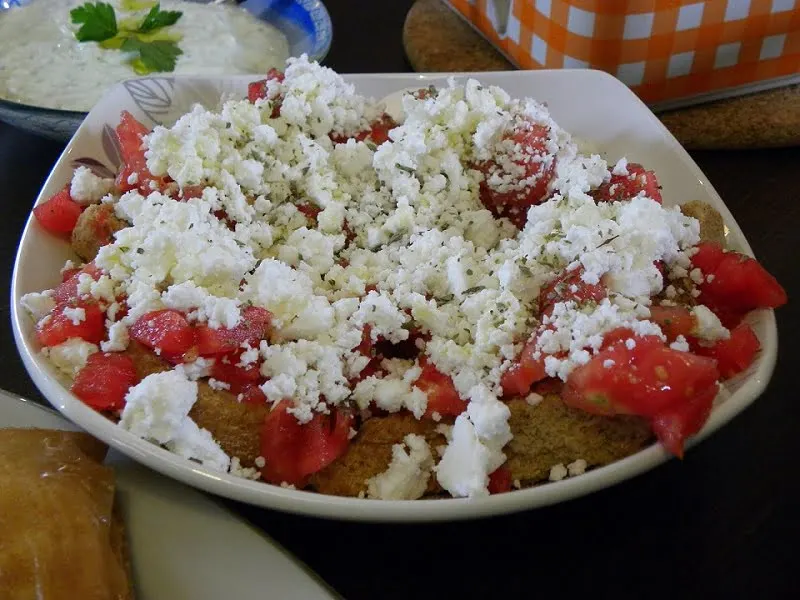 Dakos salad served picture