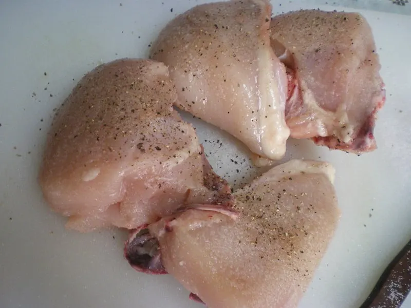 Seasoning chicken image