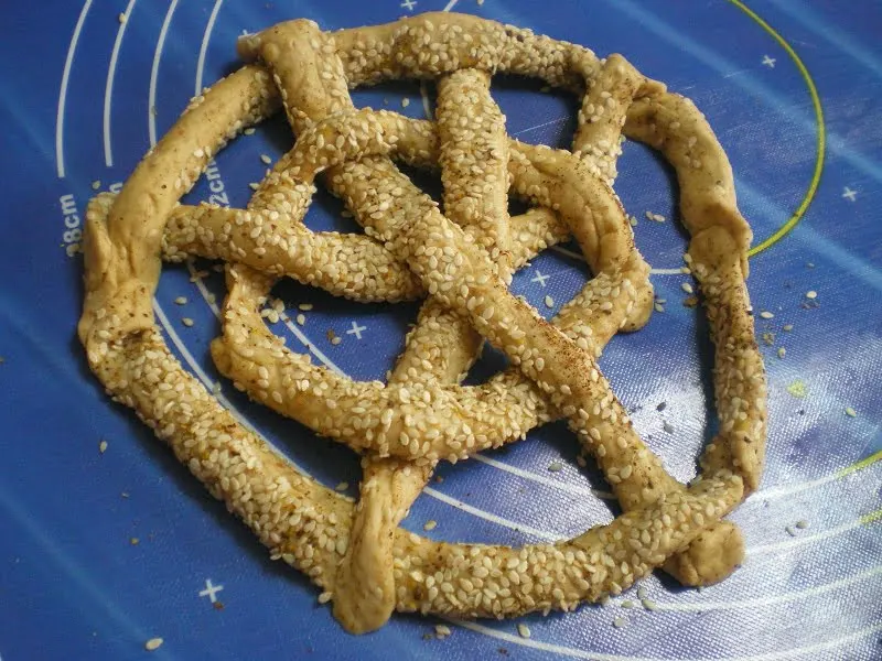 Forming glystarkes with circles image