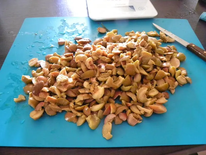 Green olives chopped image
