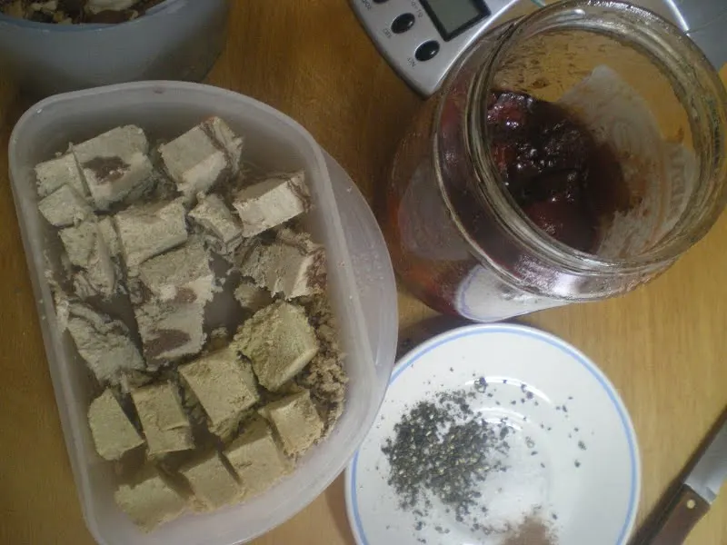 Halvas, quince and spices image