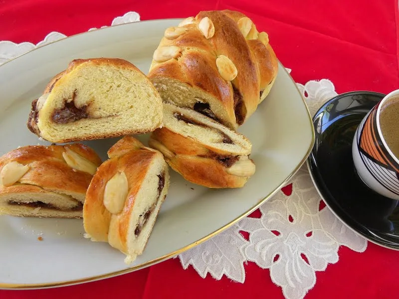 Tsoureki with chestnut filling image