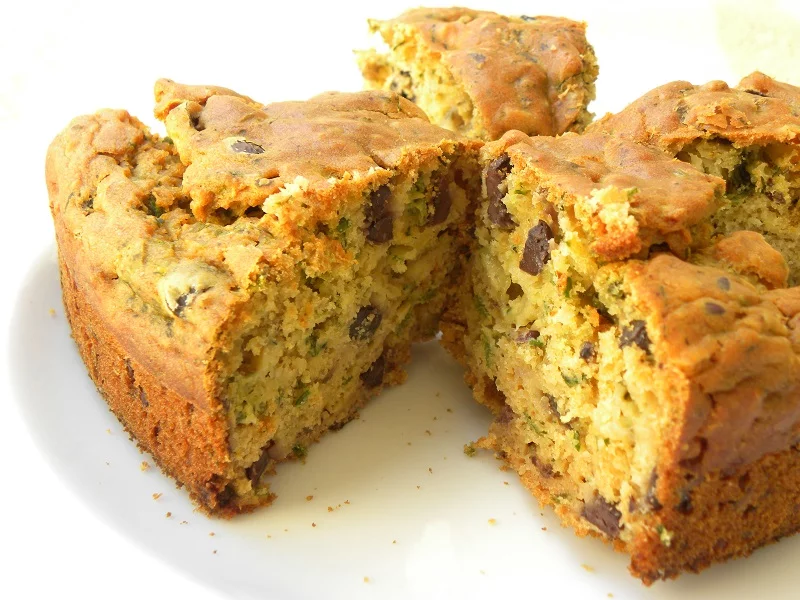 elioti cake with Kalamata olives