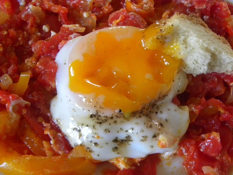 Kagianas with poached eggs image
