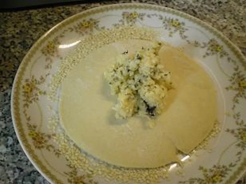 adding filling on the dough