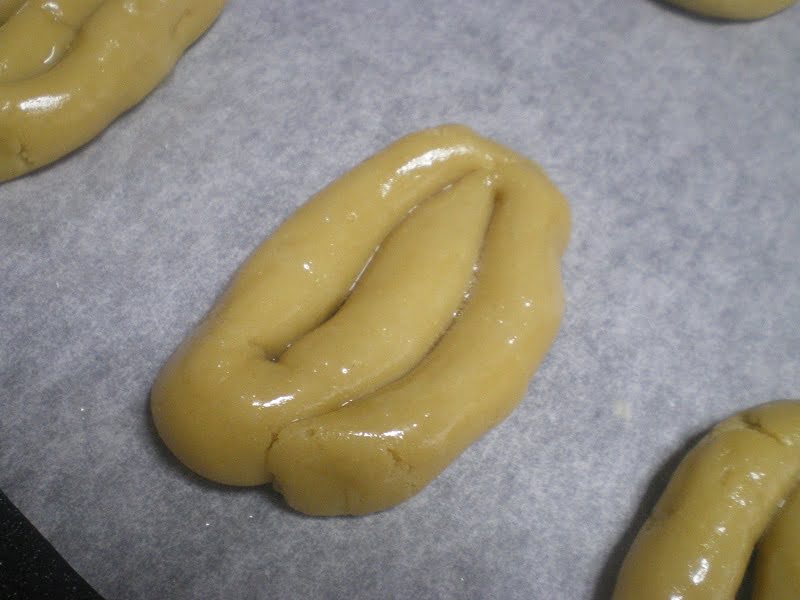 shaped in three pieces image