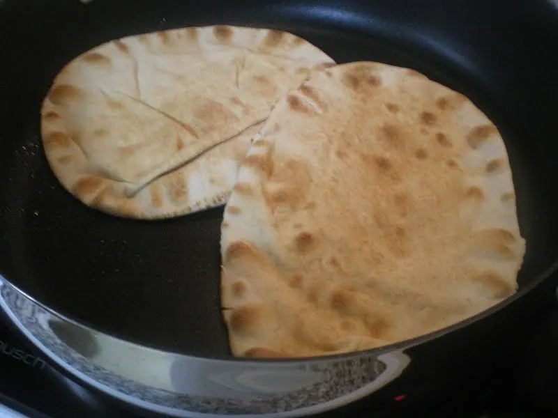 Grilled pita bread image