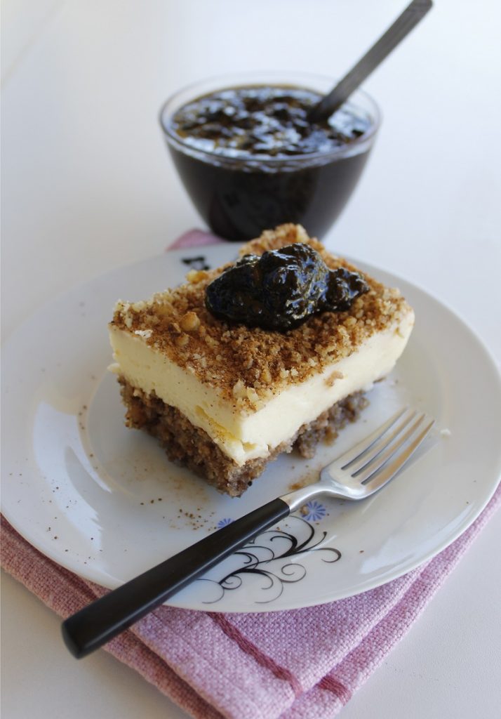 Karydopita spatula with cream image