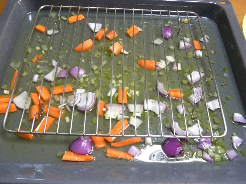 Vegetables with wire rack ion top mage
