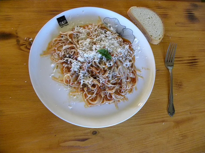 Makaronia Linguine with dinkel and mushroom sauce image