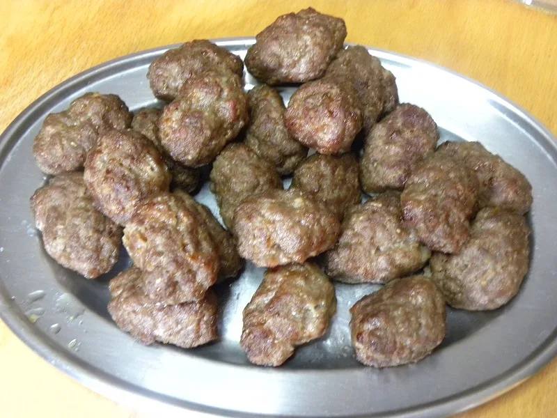 Air fryer cooked meatballs image