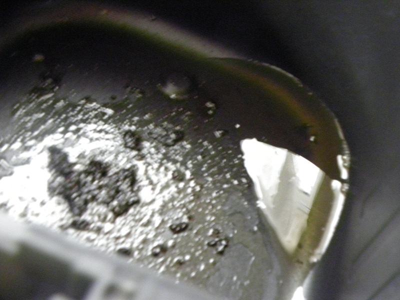 Leftover oil and fat in the air fryer image