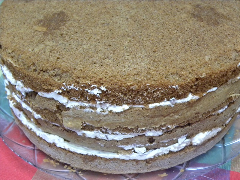 Removing the ring from the cake image