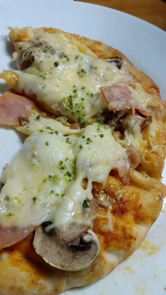 Air fryer pizza in 5 minutes image