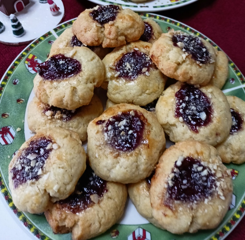 Serinakaker thumbprint cookies image