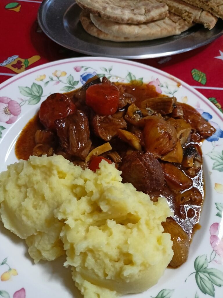 Boeuf Bourguignon with mashed potatoes image