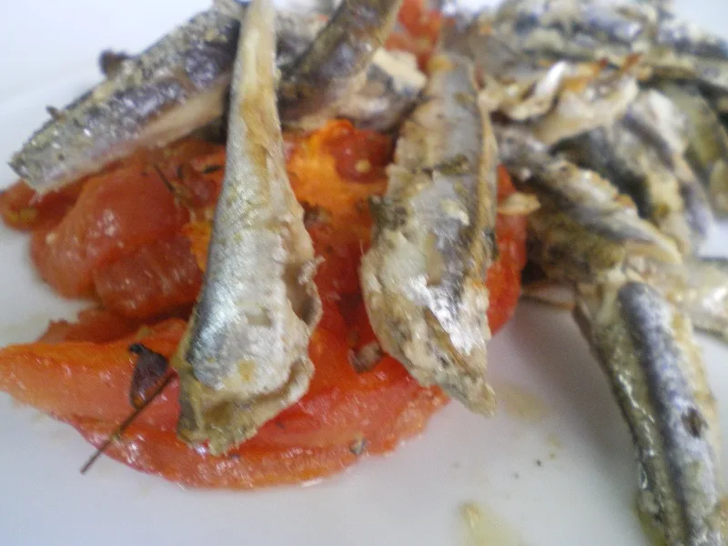 gavros on top of tomatoes image