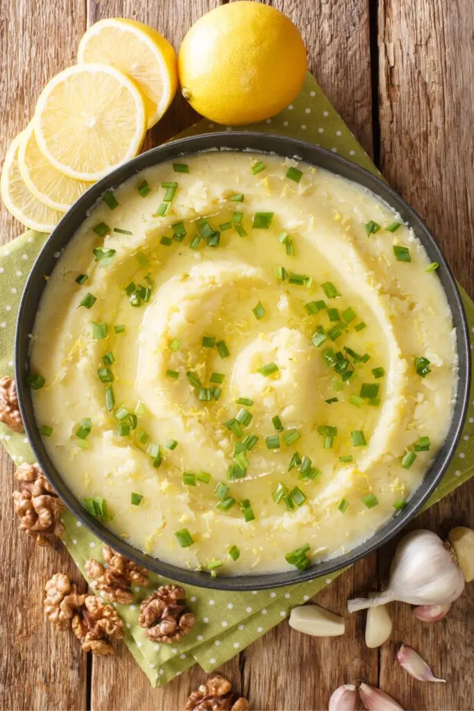 Skordalia with chives image