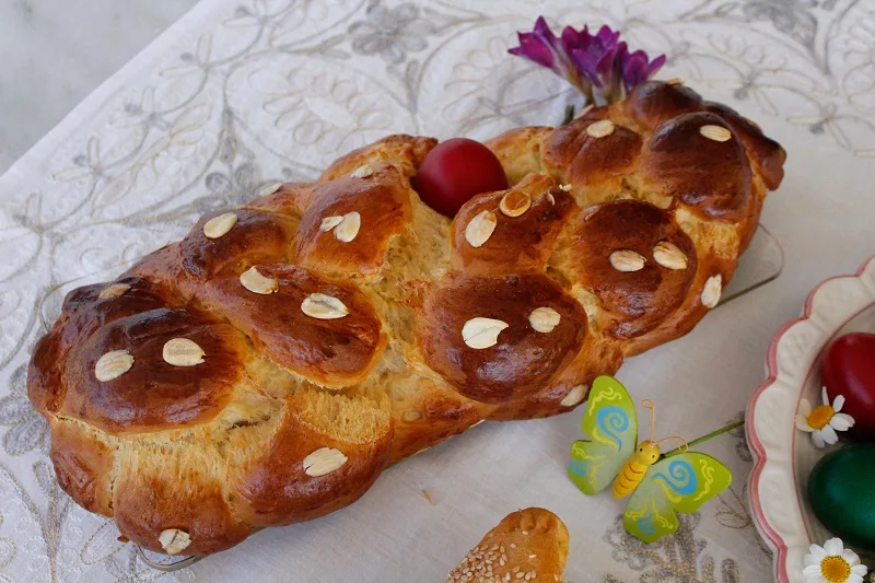 Tsoureki image