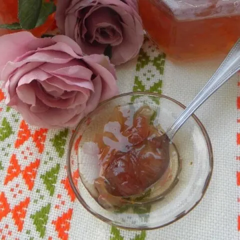 Rose Petal sweet preserve served picture
