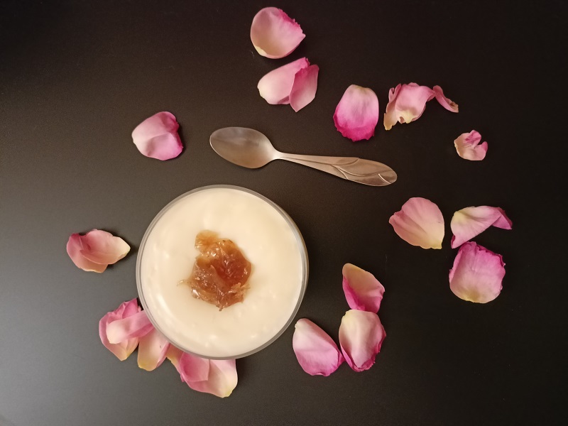 Ryzogalo with rose petal preserve image