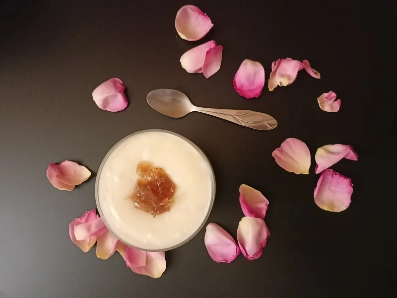 Ryzogalo with rose petal preserve image