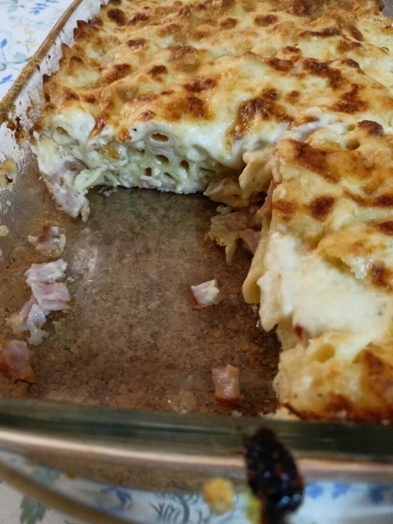 Baked penne au gratin image