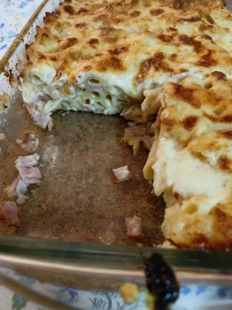 Baked penne au gratin image