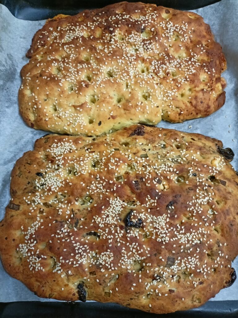 Eliopsomo and Tyropsomo baked image