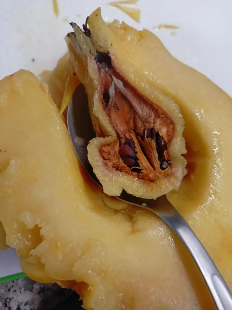 Coring the quince image