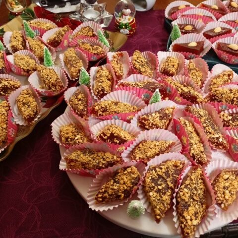 Kydonopasto with roasted almonds image