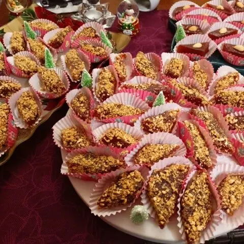 Kydonopasto with roasted almonds image