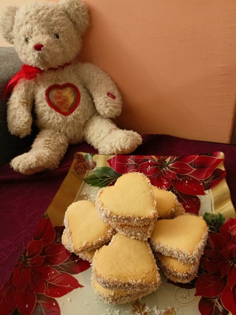 Heart shaped Alfajores image