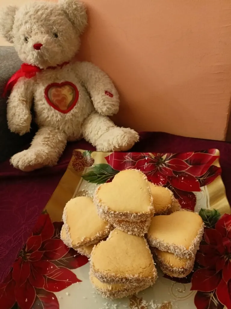 Heart shaped Alfajores image