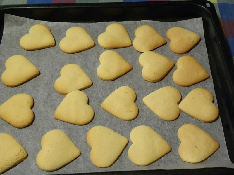 Heart shaped alfajores cookies image