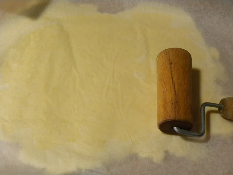 Rolling the alfajores dough image