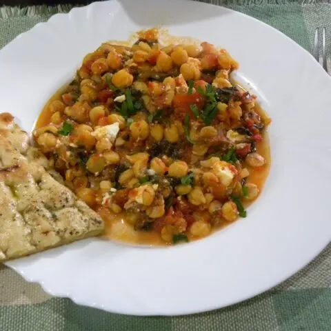Greek chickpeas with spinach image